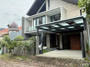 FORSALE RUMAH MEWAH BARU GRESS STRATEGIS DI REGENCY 21 SURABAYA KOTA LA 448