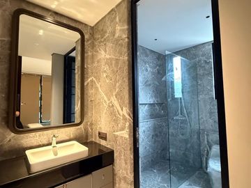 FORSALE RUMAH MEWAH BARU GRESS STRATEGIS DI REGENCY 21 SURABAYA KOTA LA 448
