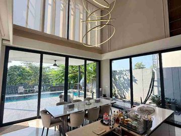 siap huni mewah pool luas Lyndon Navapark BSD