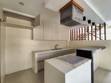 For Sale 4 Storey Modern Townhouse in Morningside Terrace Subd. Sta Mesa, Manila. KSA