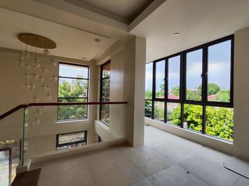 For Sale 4 Storey Modern Townhouse in Morningside Terrace Subd. Sta Mesa, Manila. KSA