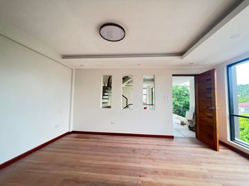 For Sale 4 Storey Modern Townhouse in Morningside Terrace Subd. Sta Mesa, Manila. KSA