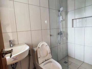 For Sale 4 Storey Modern Townhouse in Morningside Terrace Subd. Sta Mesa, Manila. KSA