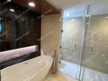 For Rent 3BR at Two Roxas Tringle