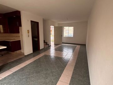 CASA EN RENTA EN URBI MONTECARLO, CUAUTITLÁN IZCALLI