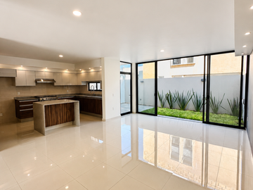 Casa en Venta Zapopan Coto Altanza - Soare 3 - Fraccionamiento Solares
