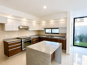 Casa en Venta Zapopan Coto Altanza - Soare 3 - Fraccionamiento Solares