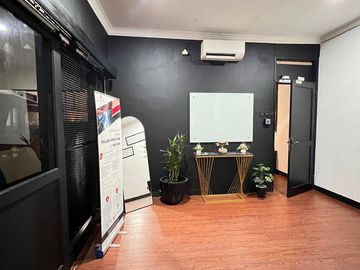Rumah Premium 2 Lantai di Sayap Riau - Siap Huni & Cocok untuk Kantor