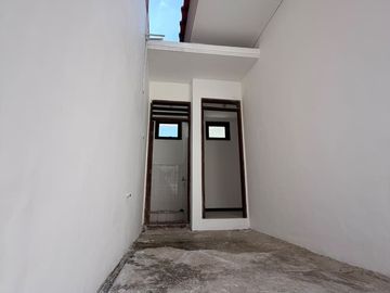 House For Rent! Rumah Graha Famili - Bangunan 2 Lantai, Terawat!