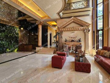 Dijual Rumah Mewah Eropa Klasik di Araya Surabaya Full Furnish Siap Huni