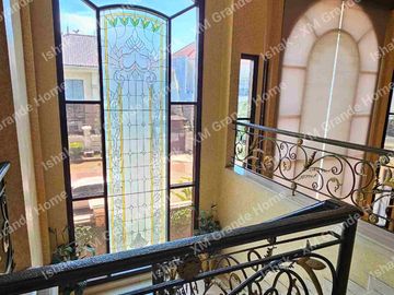 Dijual Rumah Mewah Eropa Klasik di Araya Surabaya Full Furnish Siap Huni