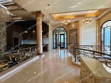 Dijual Rumah Mewah Eropa Klasik di Araya Surabaya Full Furnish Siap Huni