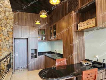 Dijual Rumah Mewah Eropa Klasik di Araya Surabaya Full Furnish Siap Huni