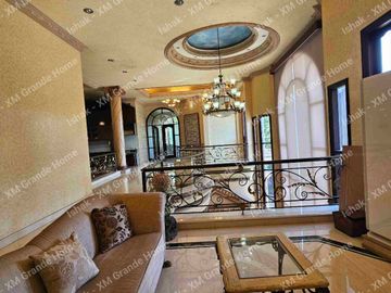 Dijual Rumah Mewah Eropa Klasik di Araya Surabaya Full Furnish Siap Huni