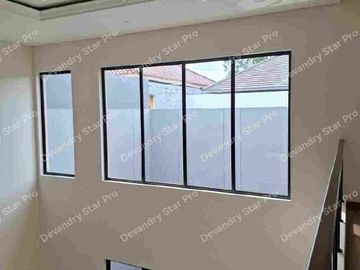 Rumah Baru Mewah Jarang Ada di Giri Loka.  Yuk dicolek