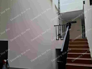 Rumah Baru Mewah Jarang Ada di Giri Loka.  Yuk dicolek