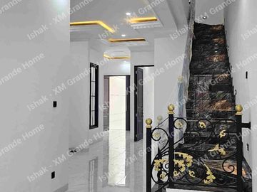 Dijual Rumah Nyaman Lebar 6 di Babatan Pantai Baru Gres Selangkah ke Grand Kenjeran