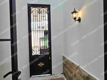Dijual Rumah Babatan Pantai Row lebar dekat Grand Kenjeran