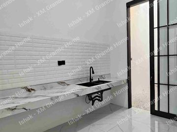 Dijual Rumah Babatan Pantai Row lebar dekat Grand Kenjeran