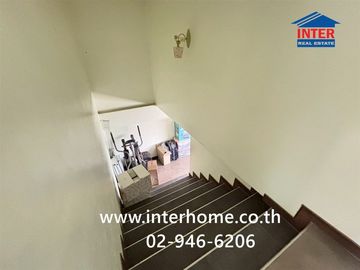 3.5-story commercial building, 40 sq.wa. (approx. 160 sq.m.), near Khlong Si Subdistrict Administrative Organization, on Khlong Luang Road (along the