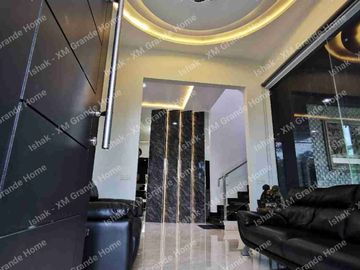 Dijual Rumah Mewah 3 Lantai di Riverside Malang Selangkah ke Hotel Harris Malang