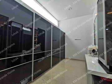 Dijual Rumah Mewah 3 Lantai di Riverside Malang Selangkah ke Hotel Harris Malang