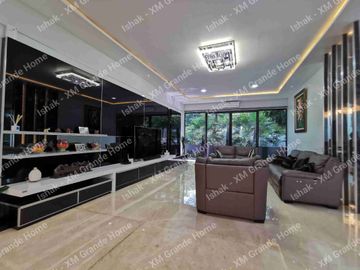 Dijual Rumah Mewah 3 Lantai di Riverside Malang Selangkah ke Hotel Harris Malang