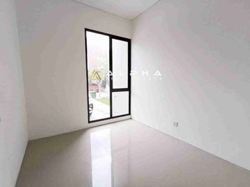 Dijual Rumah 2 Lantai Hook Tengah di Lavish Hills, Batam Center