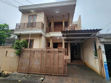 Dijual Rumah 2 Lantai di Rempoa Ciputat