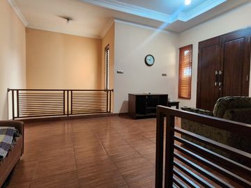 Dijual Rumah 2 Lantai di Rempoa Ciputat