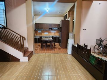 Dijual Rumah 2 Lantai di Rempoa Ciputat