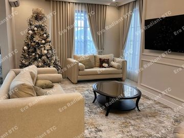 Rumah Mewah Modern Semi Furnished 2,5 Lantai di Komp. Pelikan Bintaro