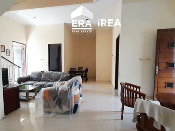 RUMAH DISEWAKAN DI SOLO DEKAT SOLO SQUARE MALL