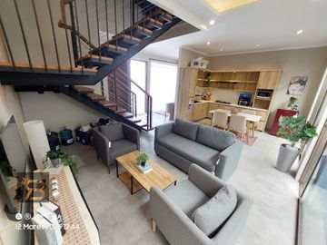 DIJUAL RUMAH MODERN DI CIGADUNG DAGO COBLONG BANDUNG Dgn Kolam Pribadi