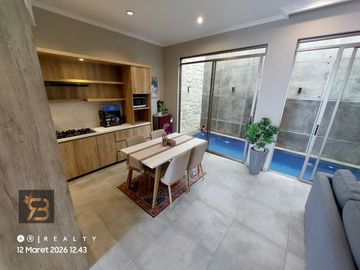 DIJUAL RUMAH MODERN DI CIGADUNG DAGO COBLONG BANDUNG Dgn Kolam Pribadi