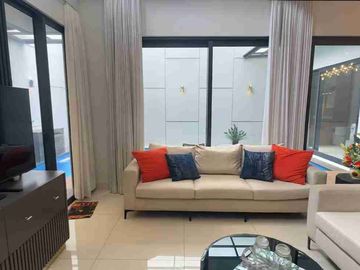 Furnished MIAMI, depan taman, Kota Wisata