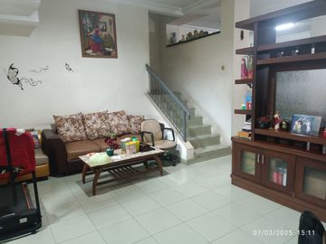 Rumah 2 Lantai 4+1 Kamar Jalan Boulevard Sektor 7A
