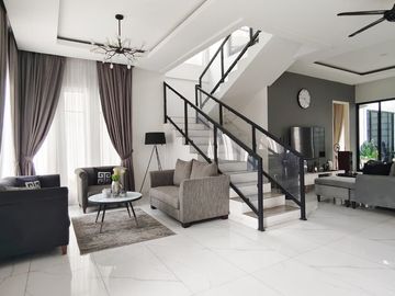 Dijual Rumah Dalam Cluster di Sektor 5 Bintaro Dengan Swimmin Pool dan KT Utama di Bawah GB-18528