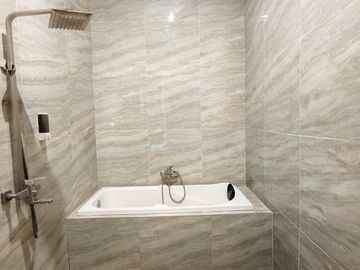 Dijual Rumah Dalam Cluster di Sektor 5 Bintaro Dengan Swimmin Pool dan KT Utama di Bawah GB-18528