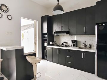 Dijual Rumah Dalam Cluster di Sektor 5 Bintaro Dengan Swimmin Pool dan KT Utama di Bawah GB-18528