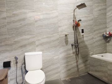 Dijual Rumah Dalam Cluster di Sektor 5 Bintaro Dengan Swimmin Pool dan KT Utama di Bawah GB-18528