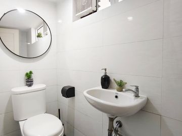 Dijual Rumah Dalam Cluster di Sektor 5 Bintaro Dengan Swimmin Pool dan KT Utama di Bawah GB-18528