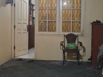 Rumah 1 Lantai 3 Kamar Dekat Stasiun Kereta di Sektor 3A
