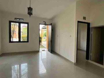 rumah siap huni komplek derwati dekat summarecon bandung kota