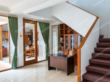 Dijual Rumah 2 Lantai Di Kawasan Elite Sentraduta, Sarijadi, Bandung