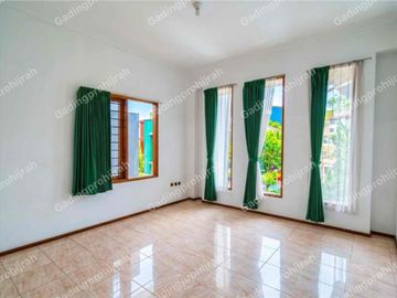 Dijual Rumah 2 Lantai Di Kawasan Elite Sentraduta, Sarijadi, Bandung