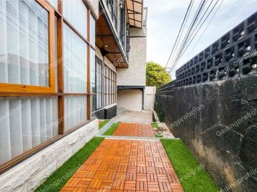 Dijual Rumah Hook Full Furnished Di Gegerkalong, Sarijadi, Setiabudi, Bandung