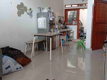 RUMAH MURAH CISARANTEN  725 JT NEGO 2LANTAI.
