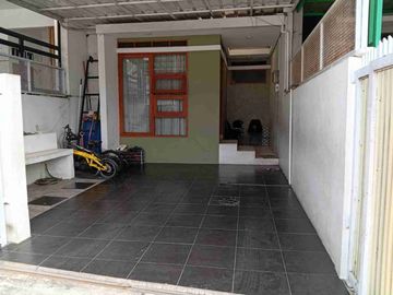 RUMAH MURAH CISARANTEN  725 JT NEGO 2LANTAI.