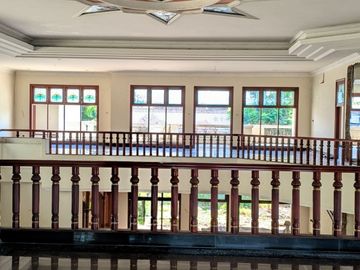 Bangunan Komersial di Raya Kertajaya Indah, Surabaya Timur